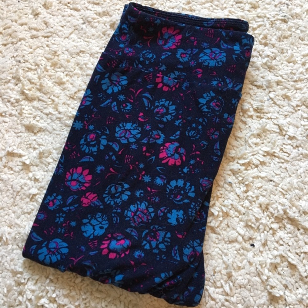 Lularoe OS Leggings - Dark Navy Floral Print